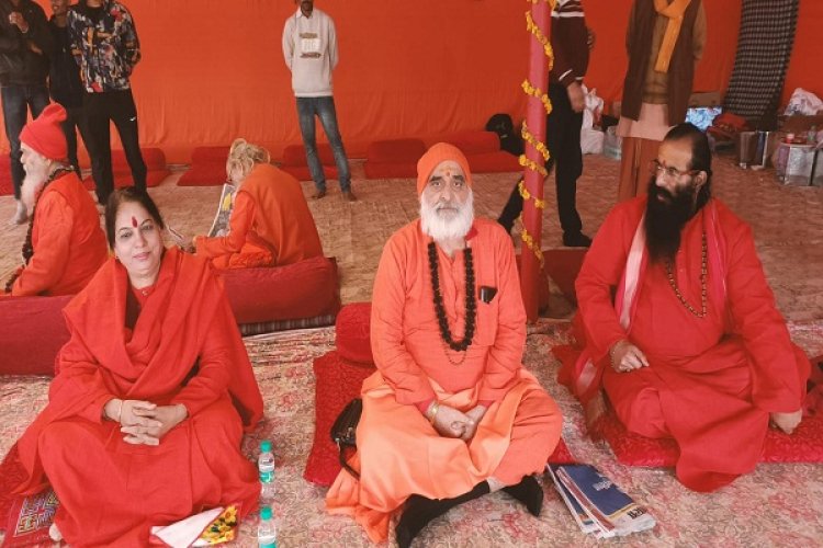 श्रद्धालुओं की भक्ति और आस्था हमसे ज्यादा महत्व रखती हैं - महंत रवींद्र पुरी