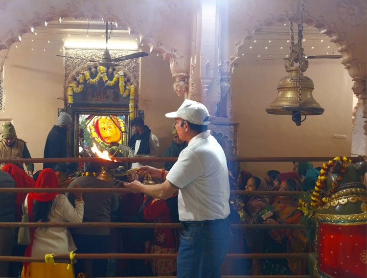 संकष्टी चतुर्थी पर प्रकृति के संरक्षक व दिव्य ज्ञान के प्रतीक भगवान गणेश की उतारी आरती