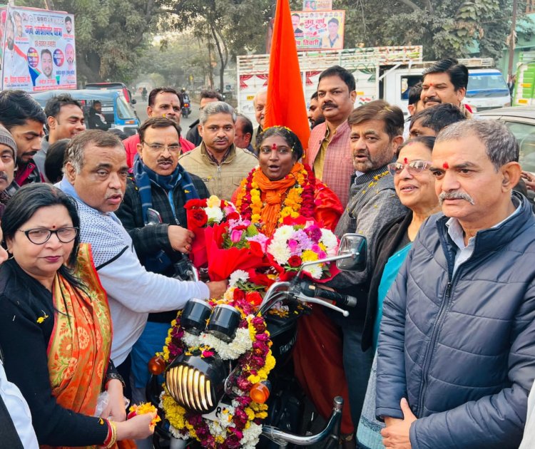 भदोही से दो हजार किलोमीटर की यात्रा कर प्रयागराज पहुंचेंगी बुलेट रानी, कानपुर में हुआ स्वागत