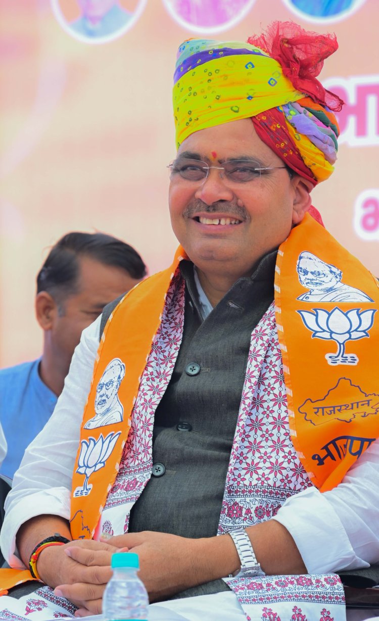 महाकुंभ में मुख्यमंत्री भजनलाल शर्मा ने सुना प्रधानमंत्री के मन की बात कार्यक्रम