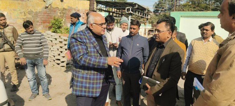 नालों से निकलने वाली गंदगी गंगा को न करे दूषित, नहीं तो होगी कार्रवाई: जिलाधिकारी