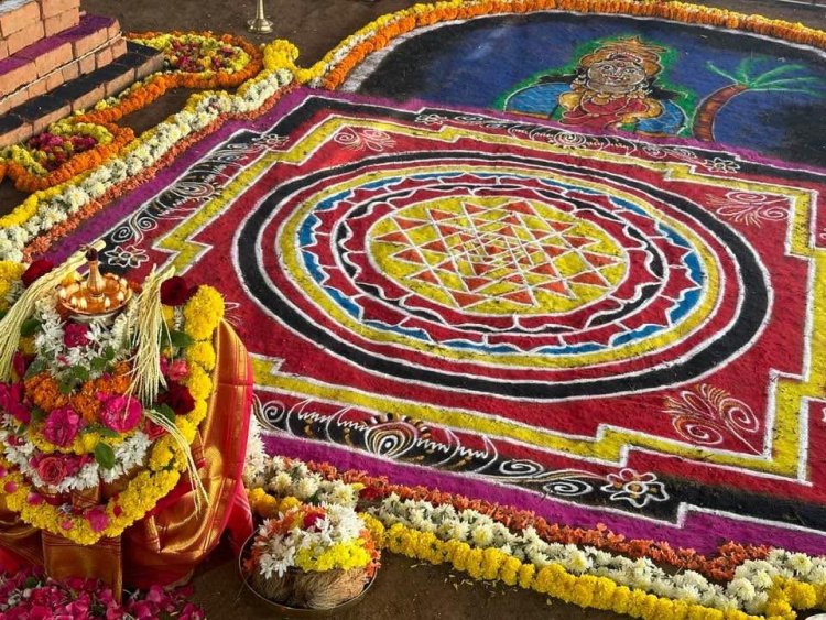 महाकुम्भ की कुशलता के साथ राष्ट्र की सम्पन्नता के लिए हो रहा श्रीचक्र यज्ञ