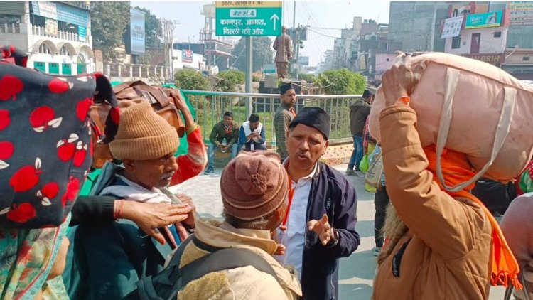 महाकुम्भ में दुर्घटना के बाद सेवा में जुटे संघ के स्वयंसेवक
