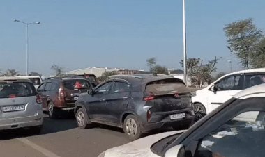 महाकुम्भ में उमड़ रही भीड़, रीवा-प्रयागराज मार्ग पर लम्बे जाम में फंसे यात्री