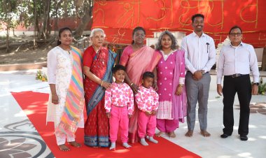 महाकुम्भ में राष्ट्रपति द्रौपदी मुर्मु ने संगम में पवित्र  स्नान कर अक्षयवट व बड़े हनुमान जी के किए दर्शन