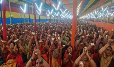 महाकुम्भ : 15 हजार शंखध्वनि के महासुर में बही सनातन संस्कृति की दिव्यता, भक्तिभाव में झूम उठीं संगम की लहरें