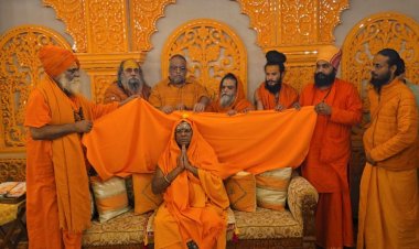 जूना अखाड़े के जगद्गुरू आचार्य बने स्वामी वसंत विजयानंद गिरि