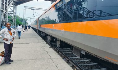 इटावा की ओर जाने वाली सभी मेमू पैसेंजर ट्रेनें रद्द, यात्री रहे परेशान