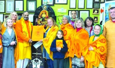 डॉ. चिन्मय पण्ड्या ने रशियन दल को किया सम्मानित