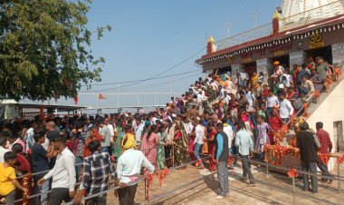 मैहर में अब तक 47 लाख से अधिक दर्शनार्थियों ने किये मां शारदा देवी के दर्शन