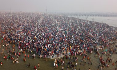 पश्चिम बंगाल और नेपाल से भी पवित्र स्नान के लिए दौड़े चले आए श्रद्धालु