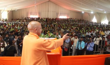 महाकुम्भ में लगे स्वच्छताकर्मियों और स्वास्थ्यकर्मियों को 10 हजार का बोनस, मुख्यमंत्री ने की कई घोषणाएं