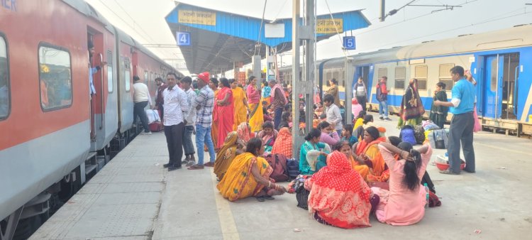 भटनी - प्रयागराज मार्ग पर तीन दिनों तक आधा दर्जन गाड़ियां हुई निरस्त