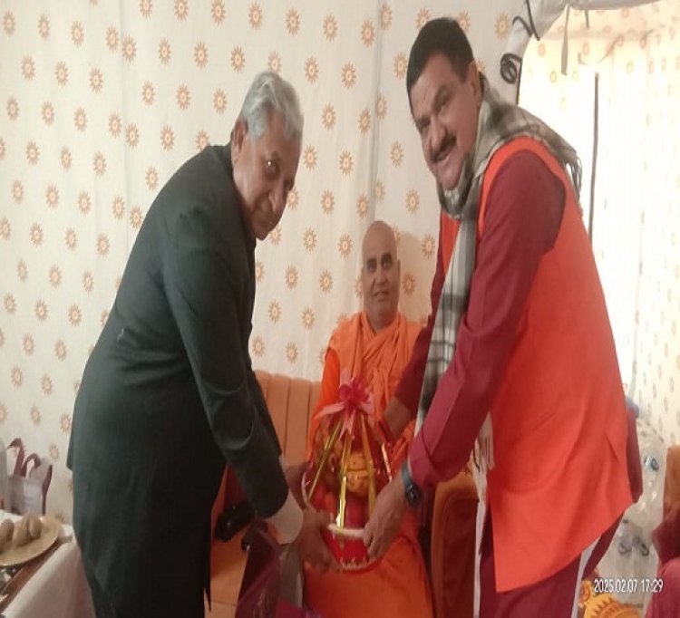 पुरी पीठ शंकराचार्य के शिविर में पहुंचे भाजपा नेता ,लियाआशीर्वाद