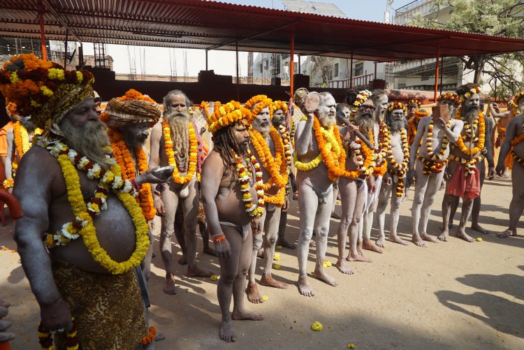 माघी पूर्णिमा पर काशी विश्वनाथ की नगरी में नागा संतों ने कड़ी सुरक्षा में निकाली पेशवाई
