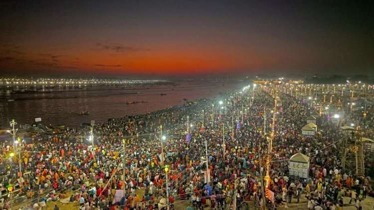 महाकुम्भ : चौथी बार आकाश से टपका अमृत, कल्पवासियों के अंतिम स्नान के साथ श्रद्धालुओं का अमृत स्नान शुरू