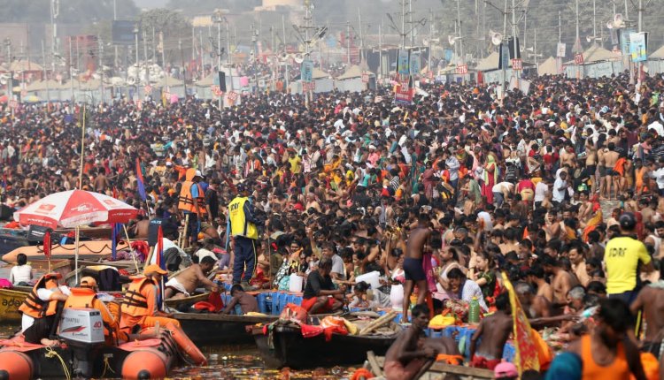 महाकुम्भ में थमने का नाम नहीं ले रहा जनसैलाब, अब तक 58.03 करोड़ श्रद्धालु लगा चुके आस्था की डुबकी