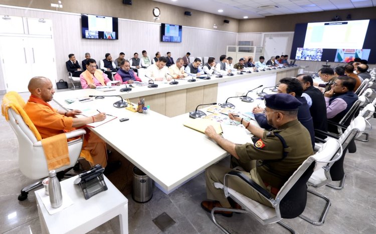 मुख्यमंत्री योगी आदित्यनाथ ने उत्तर प्रदेश राज्य सड़क सुरक्षा परिषद की बैठक ली