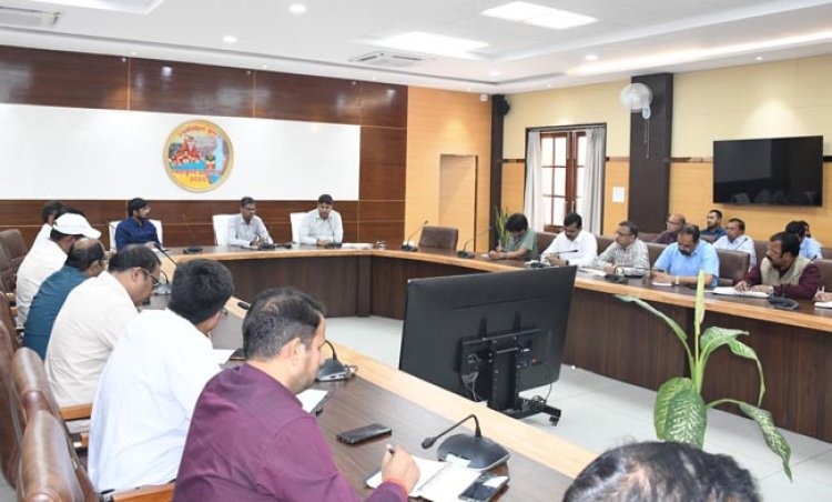 प्रमुख सचिव ने सरकार की उपलब्धियों को लेकर होने वाले विभिन्न कार्यक्रमों की समीक्षा कर दिये निर्देश
