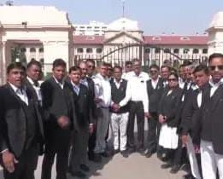 जस्टिस वर्मा की इलाहाबाद में नियुक्ति के खिलाफ अधिवक्ता गए हड़ताल पर, किया प्रदर्शन
