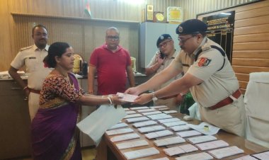 पुलिस ने चोरी और खोए हुए 51 मोबाइल बरामद कर मालिकों को लौटाया