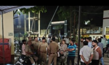 पिकअप की टक्कर से बाइक सवार दो लोगों की मौत