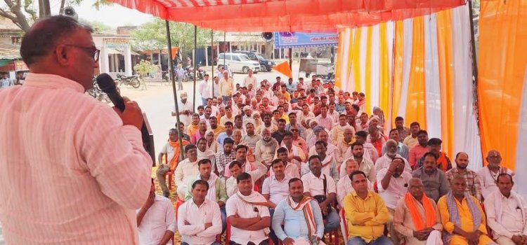 आठ करोड़ तिहत्तर लाख सत्तानवे हजार के लागत से होगा मल्हनी खुटहन मार्ग का चौड़ीकरण,राज्य मंत्री ने किया शिलान्यास