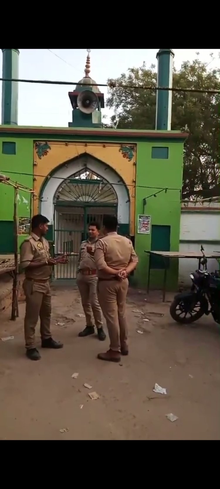 प्रयागराज : मजार मामले में तीन लापरवाह पुलिस कर्मी लाइन हाजिर
