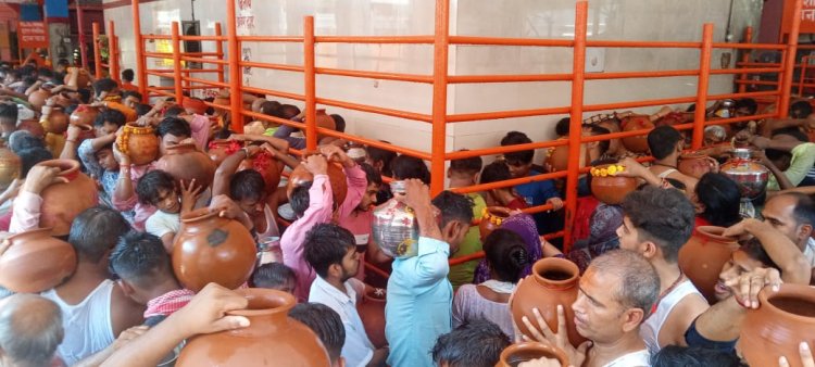 गंगाजल से स्नान कर खिला मां विन्ध्यवासिनी दरबार, घटजलाभिषेक में उमड़ा श्रद्धा का सैलाब