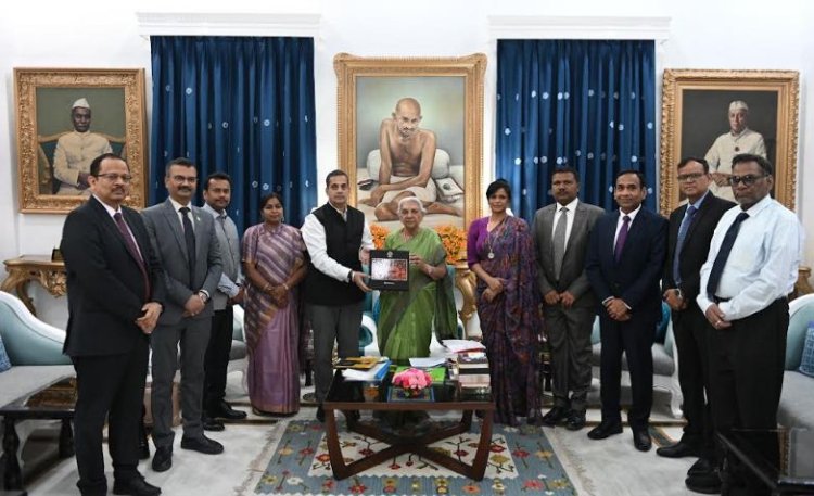 भारतीय विदेश सेवा के प्रशिक्षु अधिकारियों ने राज्यपाल से की भेंट