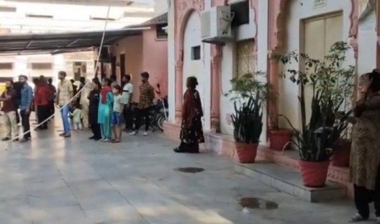 झांसी : सिविल हॉस्पिटल के बच्चा वार्ड में लगी आग, हड़कम्प