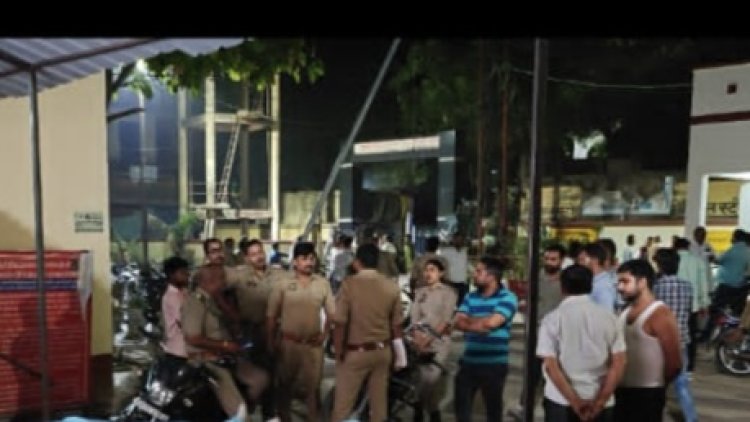 पिकअप की टक्कर से बाइक सवार दो लोगों की मौत