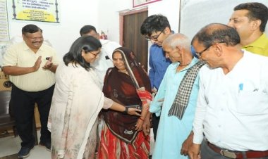 ग्वालियरः वर्षों पूर्व बिछड़ीं रामलली को फिर से मिला पति का साथ, कलेक्टर की मौजूदगी में हुआ सुखद मिलन