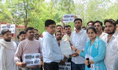 कौशांबी में एक आठ वर्षीय बालिका के साथ हुए दुष्कर्म की हृदयविदारक घटना के विरोध में जालौन में आक्रोश की लहर दौड़ गई।