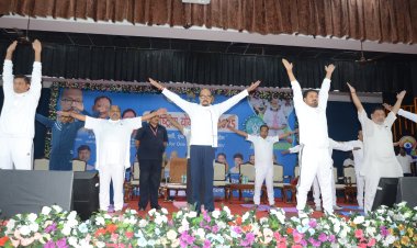 रायपुर में अंतर्राष्ट्रीय योग दिवस पर उत्साहपूर्ण आयोजन: मुख्य सचिव, संभागायुक्त,