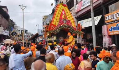 भक्तों ने उद्घोष करते हुए खींचा भगवान जगन्नाथ जी का रथ