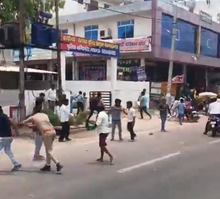 मोहनलालगंज एसीपी कार्यालय के सामने हिंसक झड़प, नौ लोग गिरफ्तार