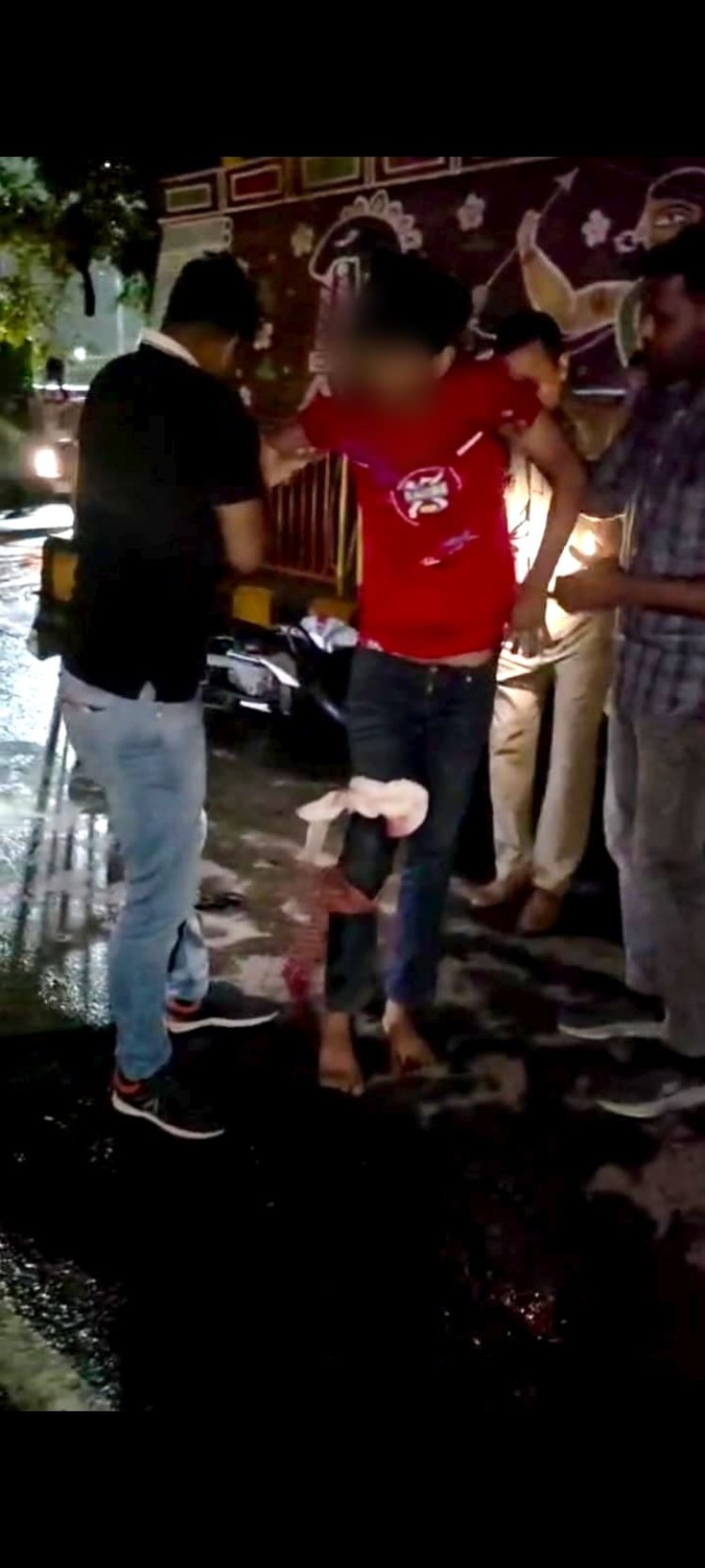 प्रयागराज: रेस्टोरेंट में बमबारी करने वाले दो बदमाश मुठभेड़ में गिरफ्तार, एक को लगी गोली