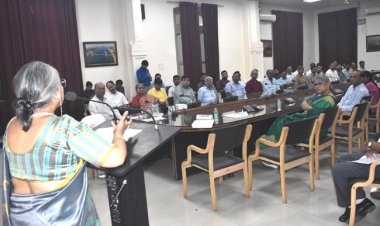 हमें अपनी मातृभाषा हिन्दी को अधिक महत्व देना होगा : प्रो.संगीता श्रीवास्तव