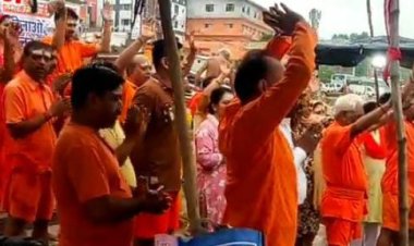 हर हर महादेव के जयघोष से गूंजा प्रयागराज: श्रावण के पहले सोमवार को शुरू हुआ बाबा भोले का जलाभिषेक