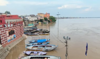 गंगा में विकराल उफान: वाराणसी पर बाढ़ का गहरा खतरा, वरूणा कॉरिडोर पूरी तरह जलमग्न, जनजीवन प्रभावित