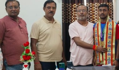 नेशनल चैंपियनशिप में पहला स्थान पाने वाले आर्यन गुप्ता को किया सम्मानित