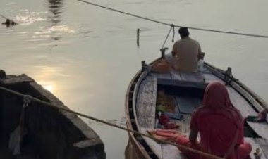 वाराणसी में गंगा का जलस्तर खतरे के निशान से तीन मीटर नीचे