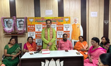 डिम्पल यादव पर साजिद रशीदी की आपत्तिजनक टिप्पणी में तुष्टिकरण की तोड़े चुप्पी अखिलेश: अनिल दीक्षित