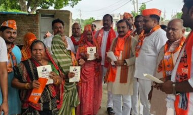 प्रधानमंत्री मोदी की जनसभा के लिए गांवों में घर घर जनसम्पर्क