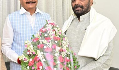 हंसराज अहीर पहुंचे लखनऊ,उप मुख्यमंत्री ब्रजेश पाठक ने किया स्वागत