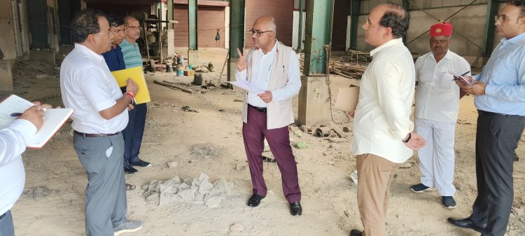 निरीक्षण एवं प्रमाणन केन्द्र परियोजना का डीएम ने लिया जायजा, देरी होने पर जताई नाराजगी