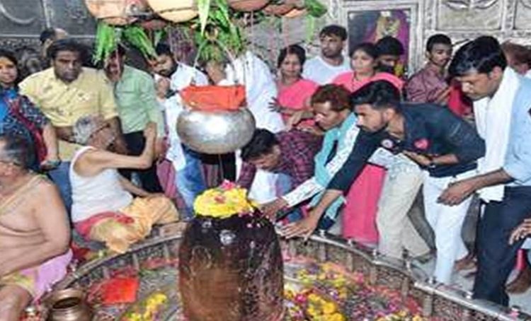 लग गया सावन, देशभर के शिवालयों में हो रहा जलाभिषेक, कांवड़ तीर्थयात्रा शुरू