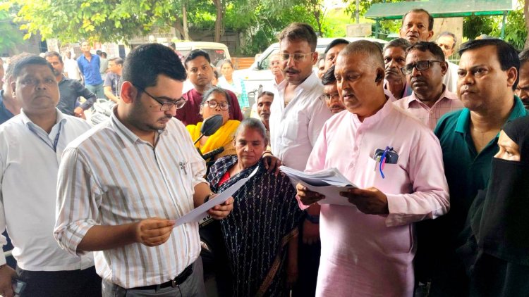 कानपुर में राष्ट्रीय दिव्यांग पार्टी ने जिला अधिकारी कार्यालय में मांगों को लेकर किया जोरदार प्रदर्शन व सौंपा ज्ञापन का छायाचित्र