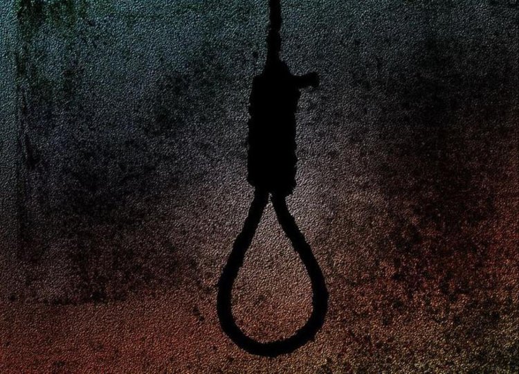 प्रयागराज में दिल दहला देने वाली घटना: नर्सिंग छात्रा का शव फंदे से लटका मिला, आत्महत्या की आशंका